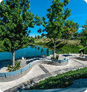 Áreas verdes y parque infantil